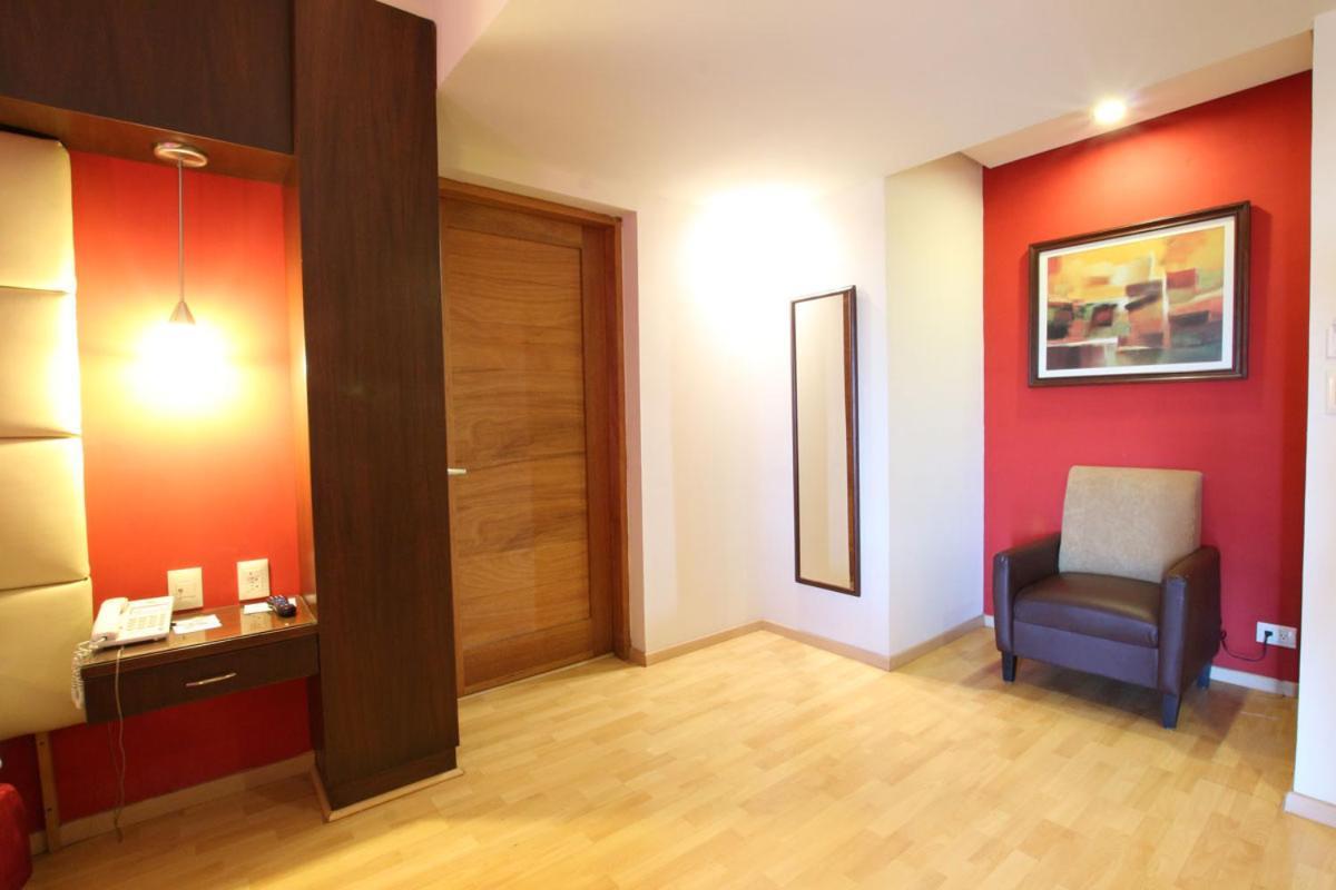 Hotel Colon Plaza Business Class Nuevo Laredo Bagian luar foto