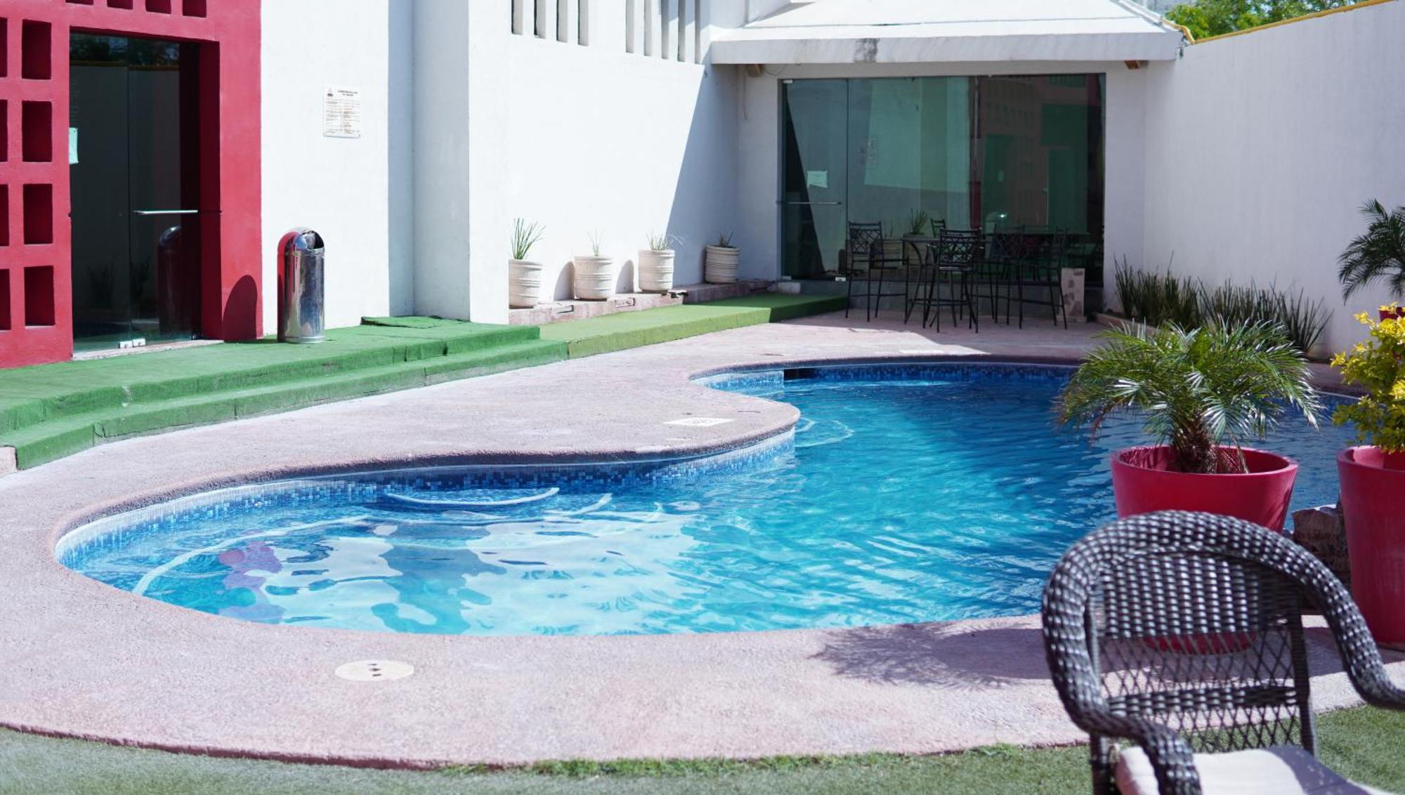 Hotel Colon Plaza Business Class Nuevo Laredo Bagian luar foto